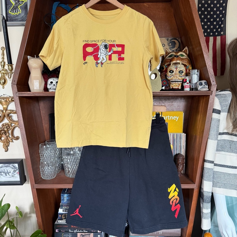 Nike Air Jordan - Yellow and Black Matching Set Athletic Wear - youth xL